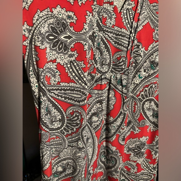 Unique Paisley Women's Top - Picture 8 of 9